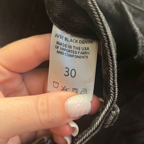 ✨JUST BLACK BUTTON FLY CUFFED SZ 30 SHORTS✨ - Picture 6 of 7